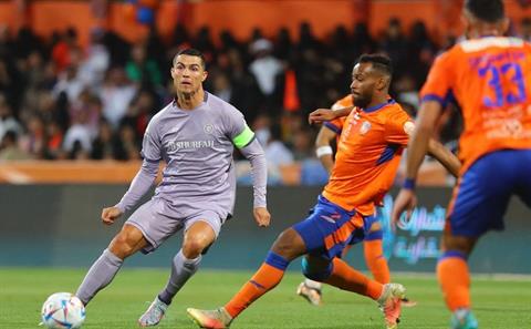 Tin bóng đá tối 12/4: Ronaldo có thể khiến HLV Al Nassr mất việc