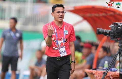 HLV Kiatisuk muốn ngồi lại với bầu Đức vì tương lai của HAGL