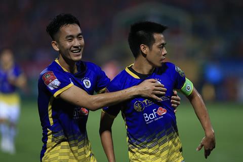 Văn Quyết mở tỉ số từ sớm cho Hà Nội trước Hải Phòng