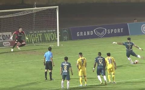 Ngoại binh ghi bàn giúp HAGL nuôi hi vọng có điểm trước SLNA