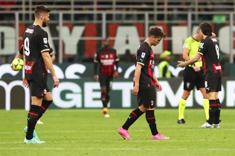 AC Milan vs Roma hụt hơi trong cuộc đua Top 4 Serie A 2022/23