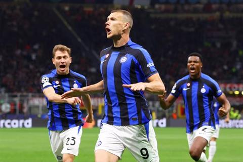 Dẫn Milan 2 bàn sau 11 phút, Inter đi vào lịch sử Champions League