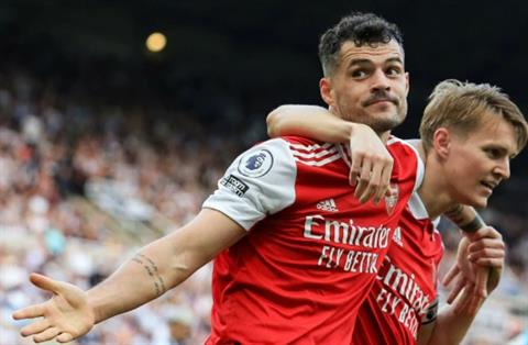 Mikel Arteta lên tiếng vụ Granit Xhaka muốn rời Arsenal 