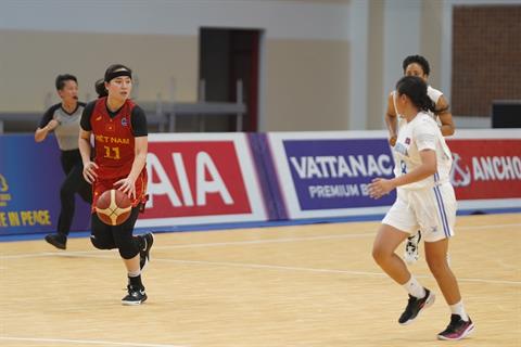 Dàn ngoại binh Campuchia thua ngược ĐT bóng rổ nữ Việt Nam