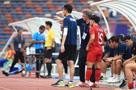 HLV Troussier: Đây là khởi đầu mới cho bóng đá Việt Nam