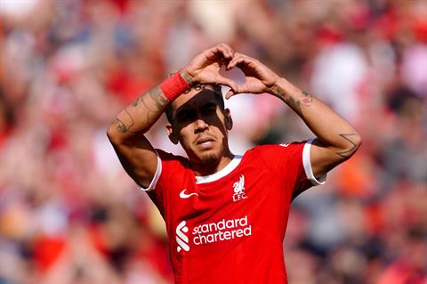 Roberto Firmino ghi bàn trong trận đấu cuối cùng tại Anfield