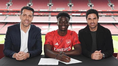 Tiền vệ Bukayo Saka chính thức ký hợp đồng mới với CLB Arsenal 