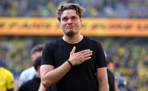 HLV Dortmund tiếc nuối khi chỉ ghi hai bàn trước Bayern Munich