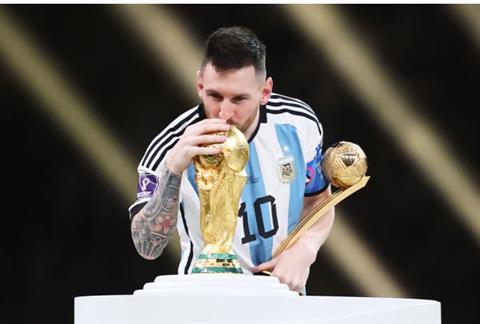 Chủ tịch FIFA muốn Messi dự World Cup ở tuổi 47