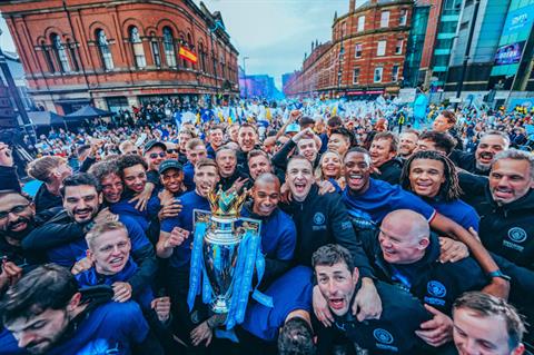 Man City đã sẵn sàng cho màn diễu hành ăn mừng cú ăn 3