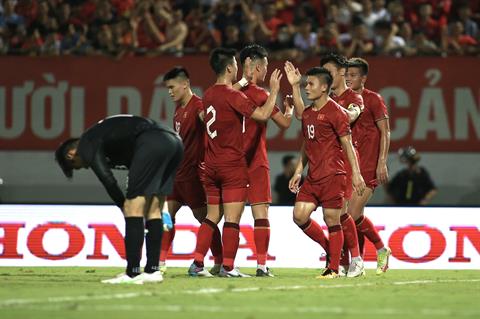 ĐT Việt Nam lọt top 15 châu Á, nắm lợi thế trước bốc thăm VL World Cup