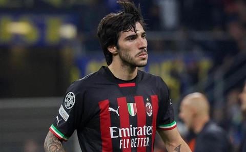 Giám đốc Newcastle bay tới Italia chốt thương vụ Sandro Tonali