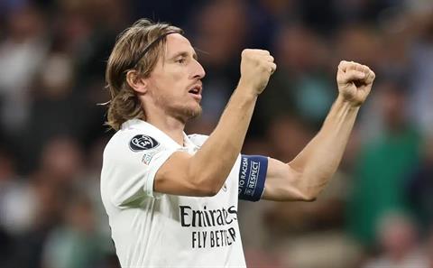 Real Madrid xác nhận Modric không ra đi vào tháng Một