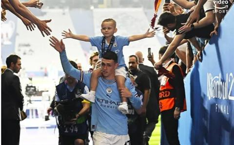 Nhảy cực đẹp, con trai Phil Foden đạt 1 triệu lượt theo dõi trên Instagram