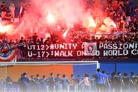 Thái Lan đối diện án phạt nặng do để CĐV đốt pháo sáng ở VCK U17 châu Á