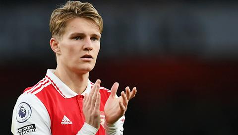 Martin Odegaard có câu trả lời cho PSG