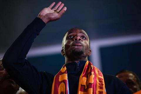 Từ chối Roma, Wilfried Zaha chính thức có bến đỗ mới