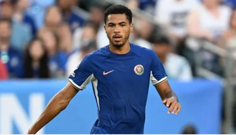 Levi Colwill có câu trả lời cho Brighton