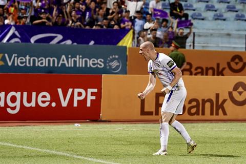 Tới lượt ngoại binh CLB Hà Nội lên tiếng 'gieo sầu' cho CAHN