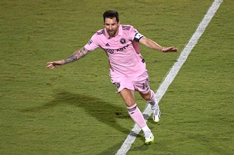 Messi không thể hạnh phúc như lúc này nếu tới Barca hay Al Hilal