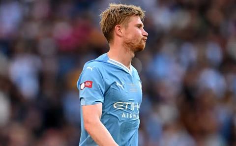 Từ chối lương khủng ở Saudi Arabia, De Bruyne ở lại Man City 