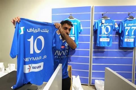 Vừa gia nhập Al-Hilal, Neymar đã gây sốt ở Saudi Arabia