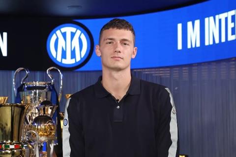 Benjamin Pavard chính thức có bến đỗ mới