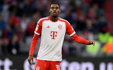 Julian Nagelsmann chỉ ra lí do Gravenberch mờ nhạt ở Bayern