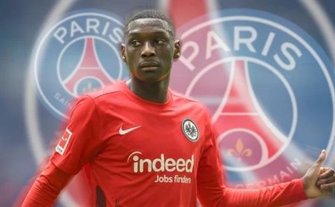 PSG kích nổ bom tấn Randal Kolo Muani