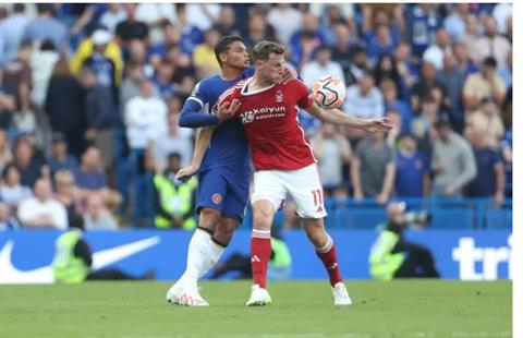 Thiago Silva đáp trả chỉ trích từ NHM sau trận thua Nottingham Forest