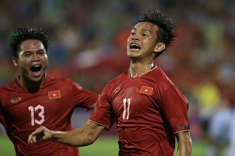 VIDEO: Bùi Vĩ Hào bật cao đánh đầu, ghi bàn kết liễu đối thủ U23 Yemen 