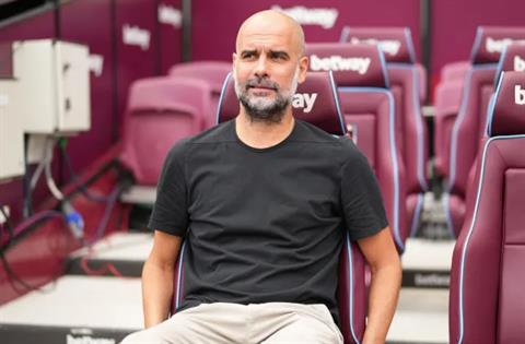 Pep Guardiola ngán ngẩm với lịch thi đấu của Man City