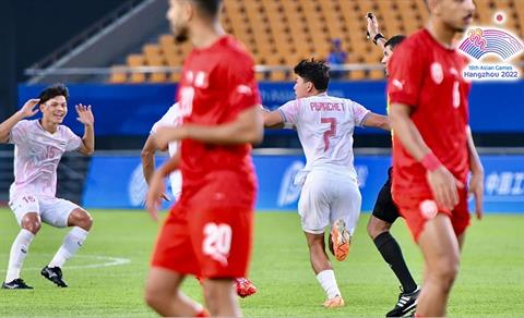 Olympic Thái Lan hòa hú vía trong ngày ra quân tại ASIAD 19