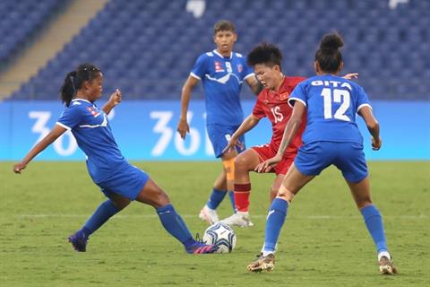 HLV nữ Nepal: Nữ Việt Nam dự World Cup, có trình độ cao hơn