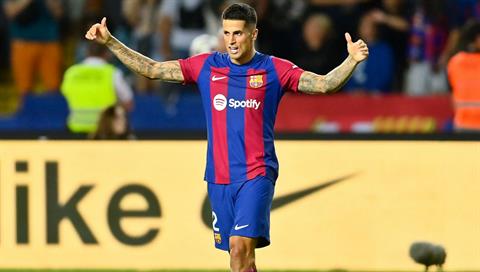 Barca quyết định tương lai Joao Cancelo