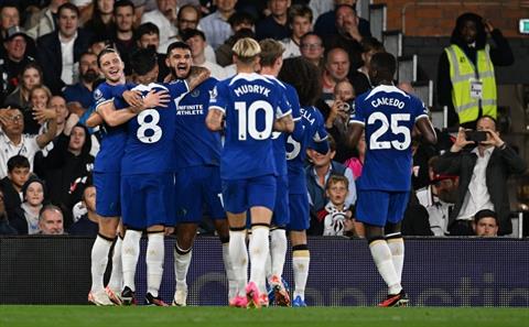 Chelsea cần thêm 4 cầu thủ để bắt kịp Man City