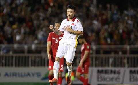 VIDEO: Tuấn Hải đi bóng như Messi trước dàn sao Trung Quốc và cái kết