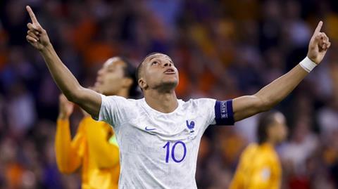 Thấy gì sau cú đúp của Kylian Mbappe vào lưới Hà Lan?