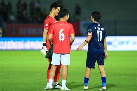 Xuân Trường, Tuấn Anh tái ngộ trên sân Lạch Tray