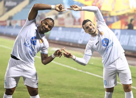 Nhìn lại lượt đi V-League 2023/24: Hà Nội, HAGL gây thất vọng, Nam Định trỗi dậy mạnh mẽ