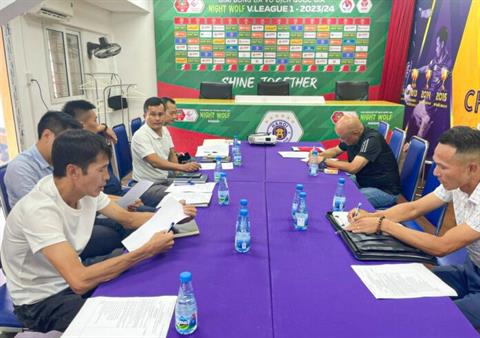 Công an tham gia công tác chống pháo sáng ở trận Hà Nội - Hải Phòng