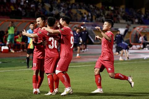 Video: CLB Hải Phòng gỡ hòa trên sân Hàng Đẫy thiếu sáng