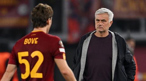Roma thất bại ở Europa League, Jose Mourinho phản ứng thế nào?