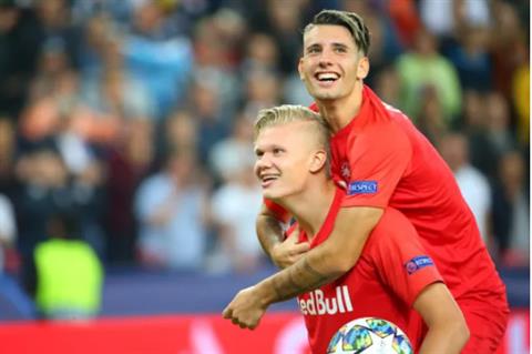 Dominik Szoboszlai trò chuyện với Haaland trước khi tới Liverpool