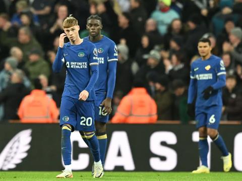 Chelsea phải tập sớm sau thất bại trước Newcastle