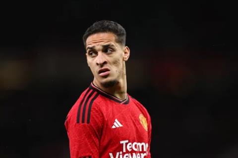 Vì sao Antony không có tên trong danh sách thi đấu trước Everton?