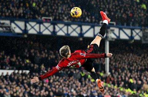 Wayne Rooney lên tiếng về cú xe đạp chổng ngược của Garnacho