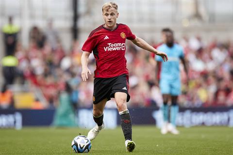 Bom xịt Donny van de Beek gửi tâm thư chia tay MU