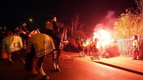 3 cảnh sát bị thương do đụng độ với CĐV Legia Warszawa