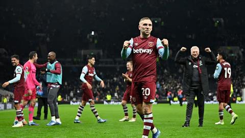 Những con số không thể bỏ qua sau những thất bại của Newcastle và Tottenham